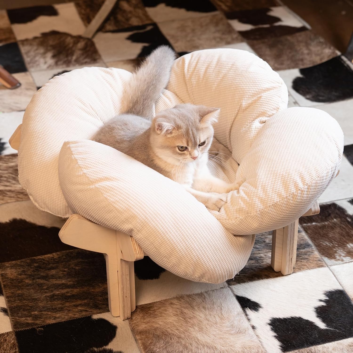 Pet elevated cat bed wooden cushion fluffy pet sofa indoor cat elevated cat leisure chair suitable for small dogs and cats furniture (white)